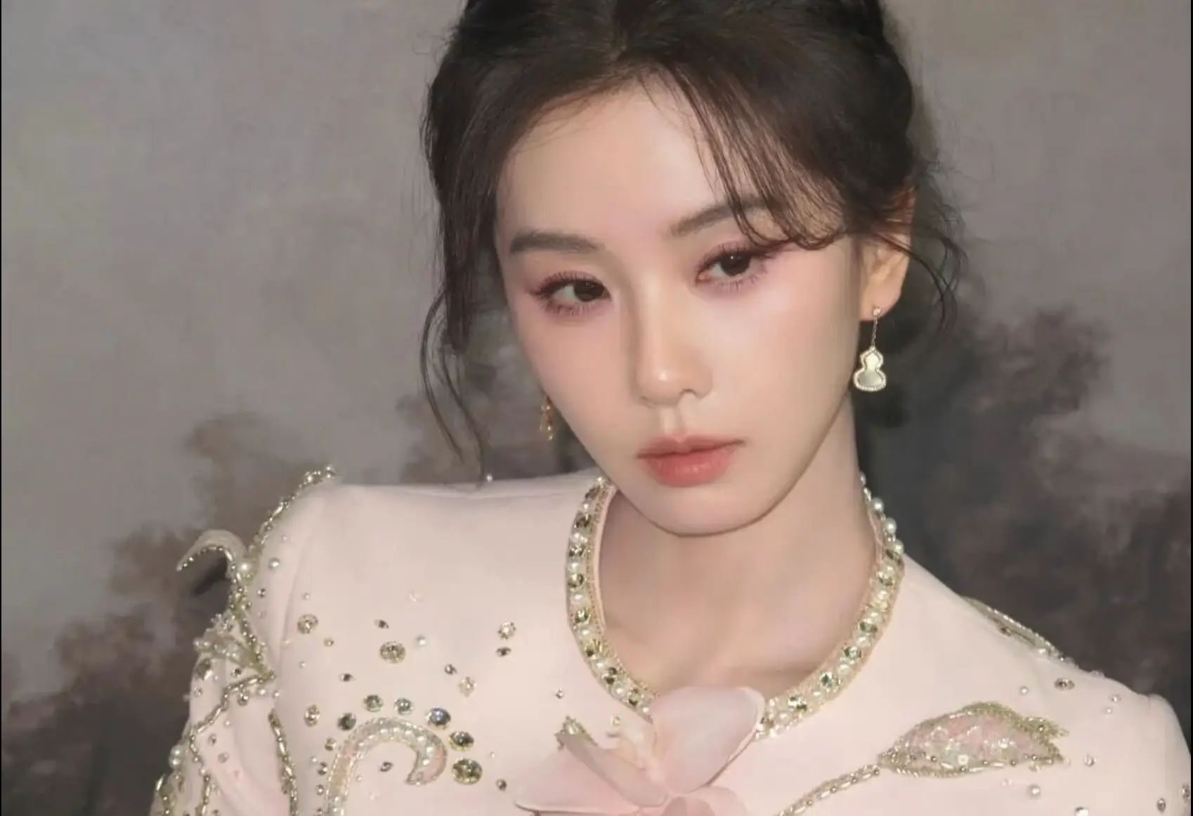 Museum Portrait With Classical Oil Painting before